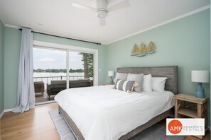 House | 4 bedrooms, Internet - The Glistening Grape - Lakeside Getaway (Fennville)