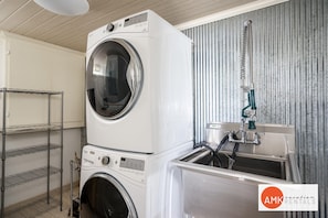 House | 4 bedrooms, Internet