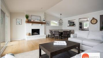 House | 4 bedrooms, Internet