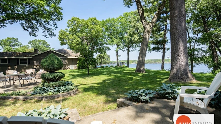 Lakeside Retreat - Waterfront Quiet Neighborhood