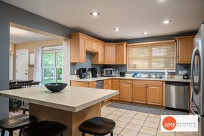 House | 4 bedrooms, Internet