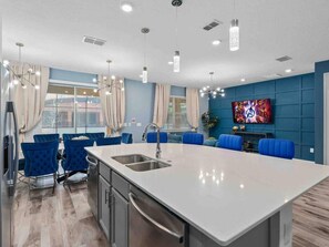 House | 8 bedrooms - Super Blue- Sleeps 24 w Pool Movie Loft (Kissimmee)