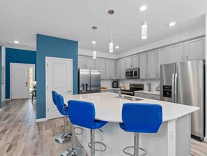 House | 8 bedrooms