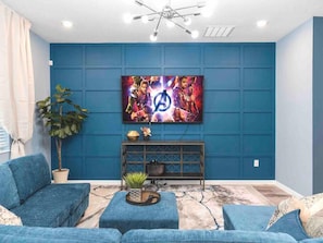 House | 8 bedrooms - Super Blue- Sleeps 24 w Pool Movie Loft (Kissimmee)