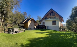 House | 5 bedrooms, desk, Internet