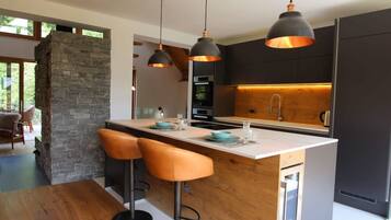 House | 5 bedrooms, Internet