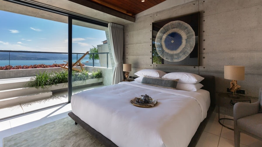 Muscat 3-bedroom Villa With Beach Access