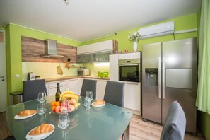 Apartment | 2 bedrooms, Internet
