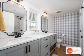 House | Bathroom