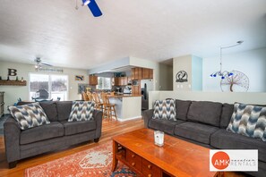 House | 4 bedrooms, Internet