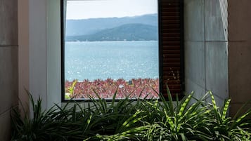 Villa, Smoking | 4 bedrooms, Internet