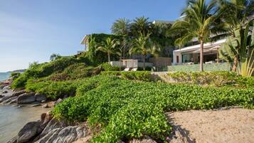 Villa, Smoking | 4 bedrooms, Internet