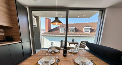 Garden Residence - Premium Downtown Apartment