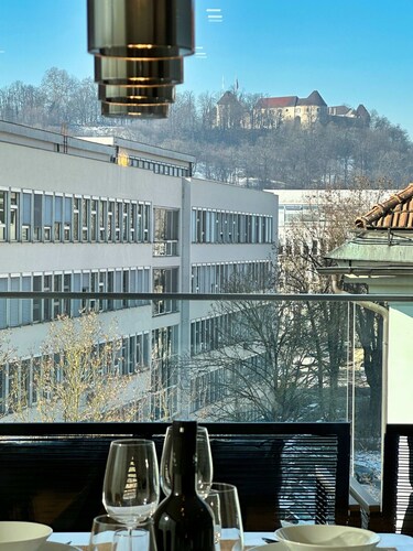 Garden Residence - Premium Castle View Apartment