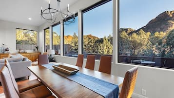House | 5 bedrooms, Internet