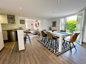 Villa | 5 bedrooms, Internet