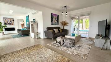 Villa | 5 bedrooms, Internet