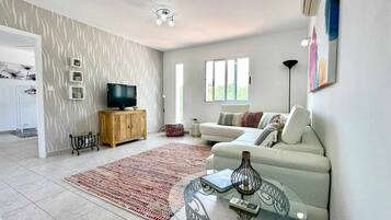 Villa | 5 bedrooms, Internet