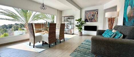 Vila | 5 quartos, acesso à internet de alta velocidade