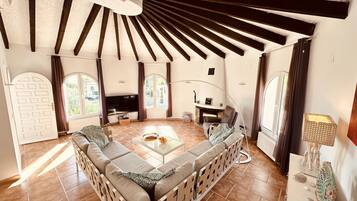 Villa | 3 bedrooms, Internet