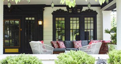 Apt2 Edenbrae - Walkable Southern Gothic Mansion