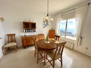 2 bedrooms, Internet