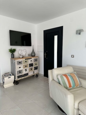 Villa | 4 bedrooms, Internet