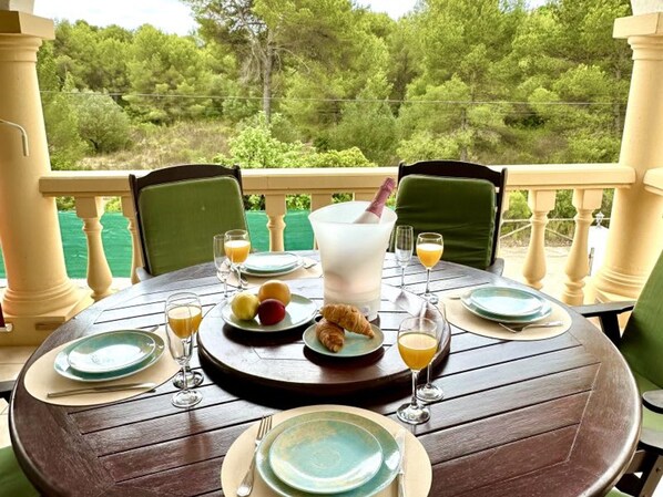 Villa | 3 bedrooms, Internet