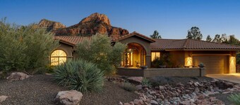 Mammoth Rock Splendor-close to Town Huge Spa Game Room