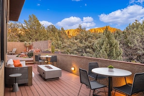 House | Terrace/patio