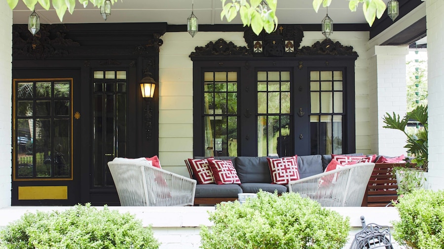 Frontporch Edenbrae - Overlooking Lush Gardens