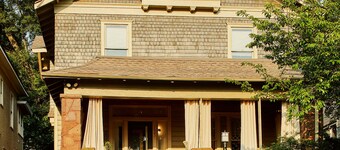 Charles on 11th - 精美修復的歷史南區住宅，適合團體步行可達  