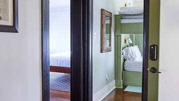 Talo, esteetön, tupakointi sallittu | 7 makuuhuonetta, internet