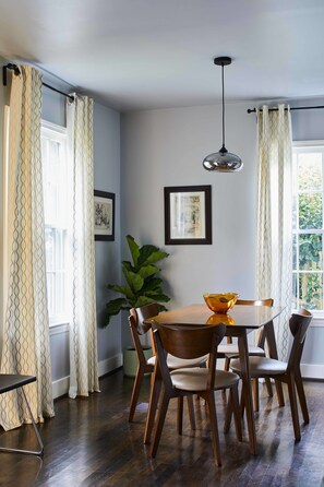 House | 2 bedrooms, Internet - Modern Pet-friendly Retreat Named Best BnB in Bham (Birmingham)