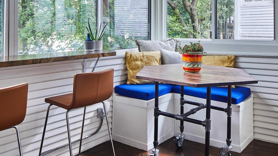 Apt3 Charles - Modern Fun Sun-filled Loft