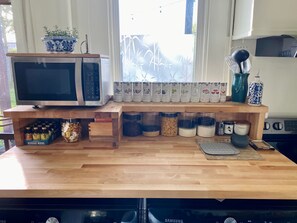 Apartment | 1 bedroom, Internet - Downstairs Thevictorian Downtown and Dog-friendly (Bellingham)