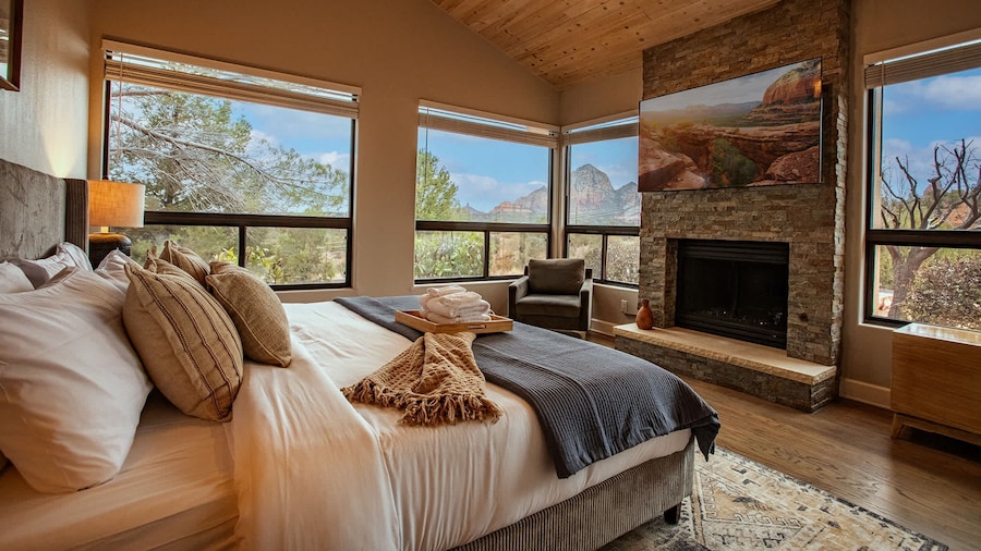 5 Bed 3 Bath Uptown Sedona-game Room-sauna-cold Plunge-jacuzzi-gym