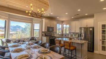 House, Accessible | Ruang makan