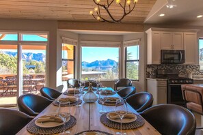 Maison, accessible aux personnes à mobilité réduite | Salle à manger