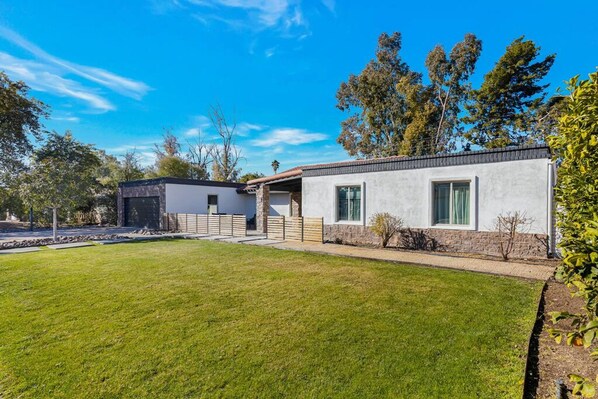 House | 7 bedrooms, Internet