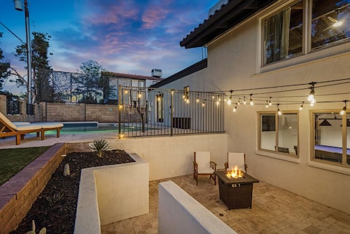 Huge Golf Course Home-free Heated Pool Theatre Gym