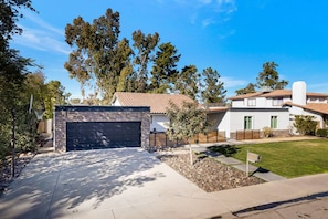 Free self-parking - Huge Golf Course Home-free Heated Pool Theatre Gym (Tempe)