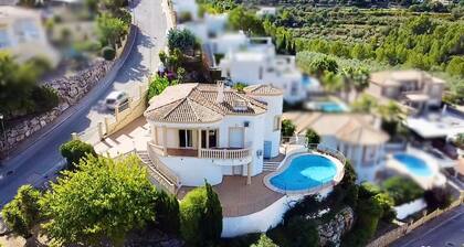 Casa Luna - Three Bedroom Villa With Stunning View