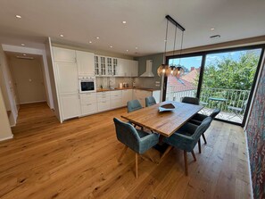 Apartment | 2 bedrooms, Internet - Crown Residence Luxury 2BR in Ljubljana Downtown (Ljubljana)