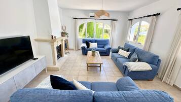 Villa | 3 bedrooms, Internet