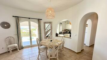 Vila | 3 quartos, acesso à internet de alta velocidade