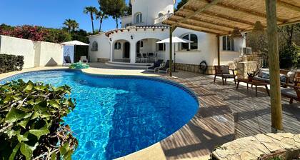 3 Bedroom Villa Walking Distance to Moraira
