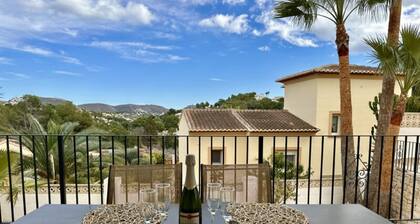 Three Bedroom Villa With Private Pool in Moraira