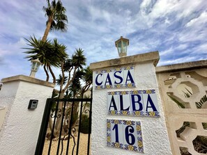 Villa | 3 bedrooms, Internet