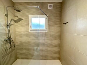 Villa - Three Bedroom Villa With Private Pool in Moraira (Teulada)